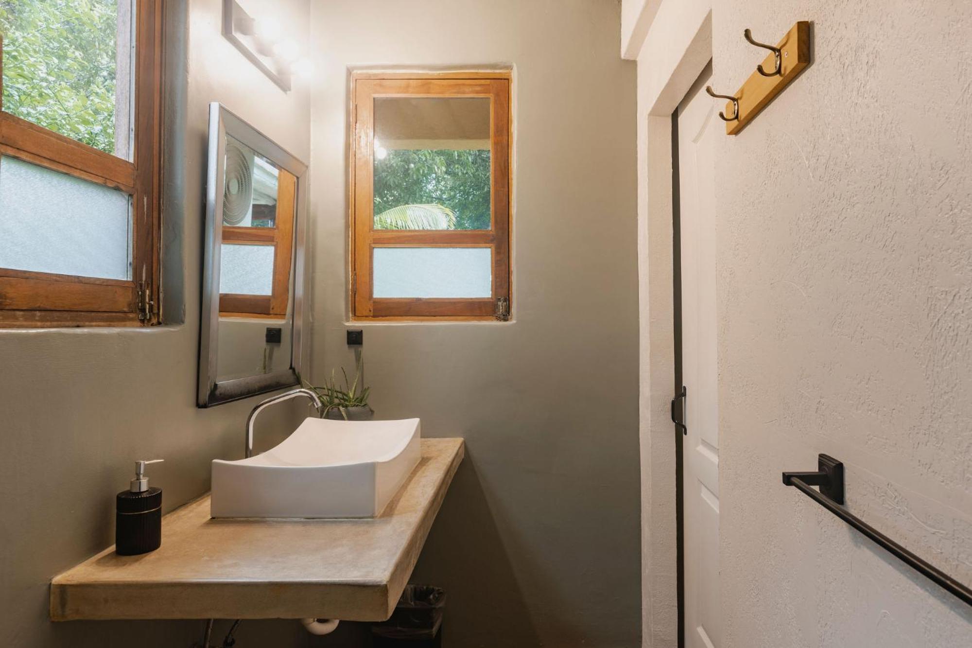 Venao Surf Lodge Playa Venao Ngoại thất bức ảnh