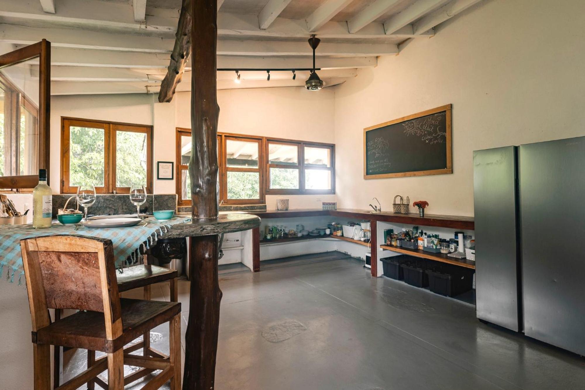 Venao Surf Lodge Playa Venao Ngoại thất bức ảnh