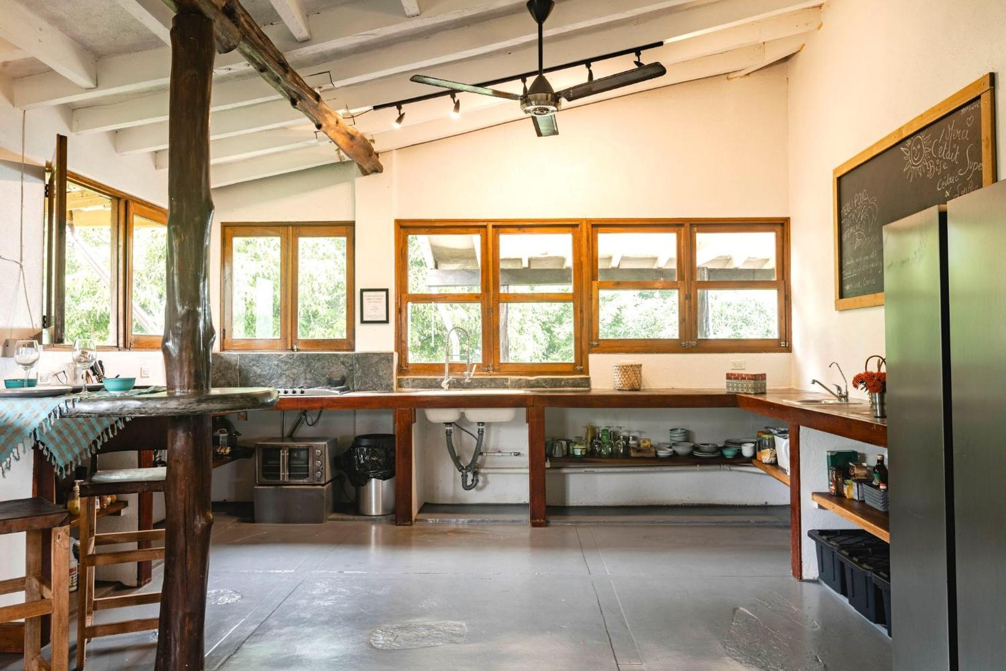 Venao Surf Lodge Playa Venao Ngoại thất bức ảnh